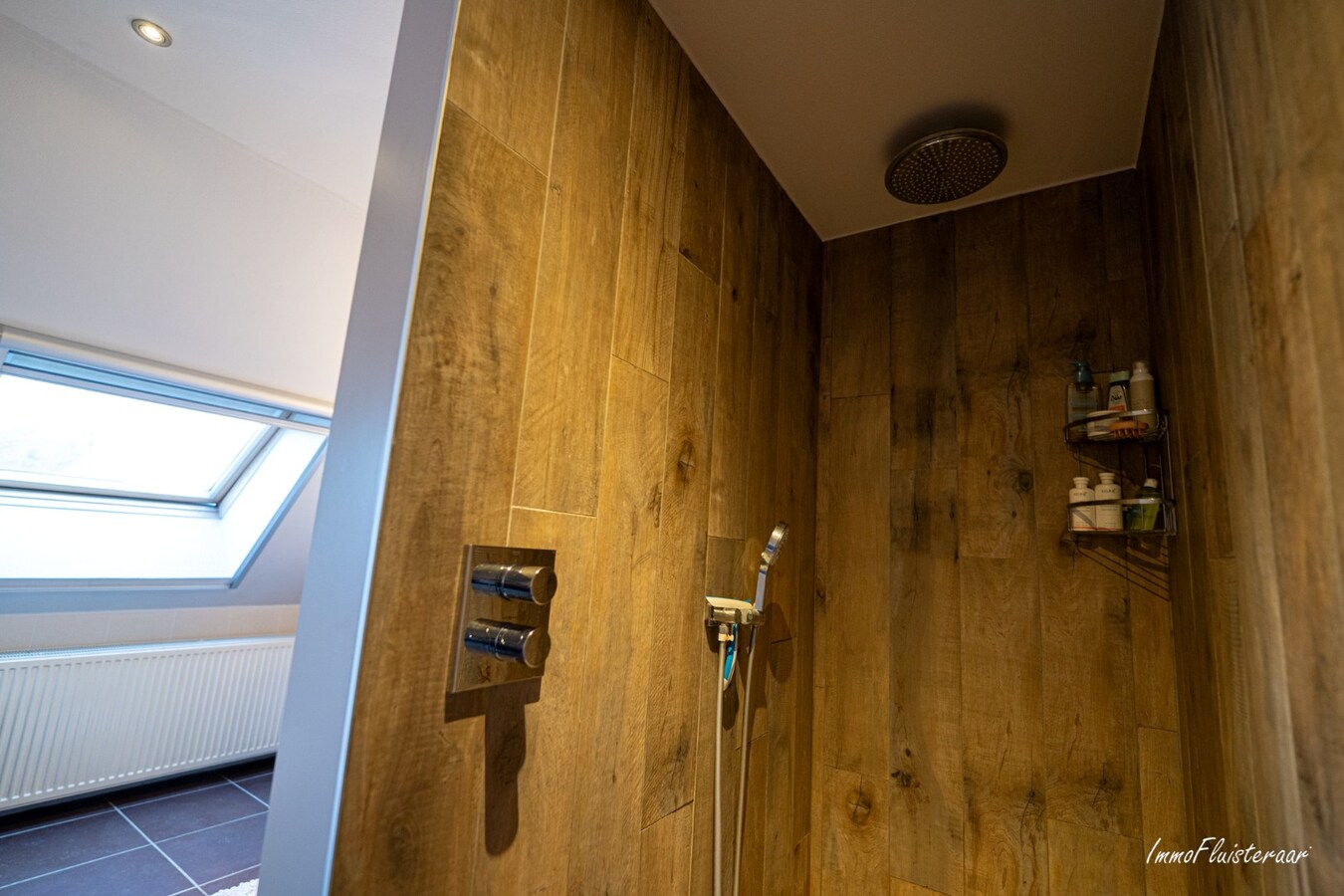 Karakteristieke villa met paardenaccommodatie op ca. 9.680 m2 te Tisselt (Willebroek) 