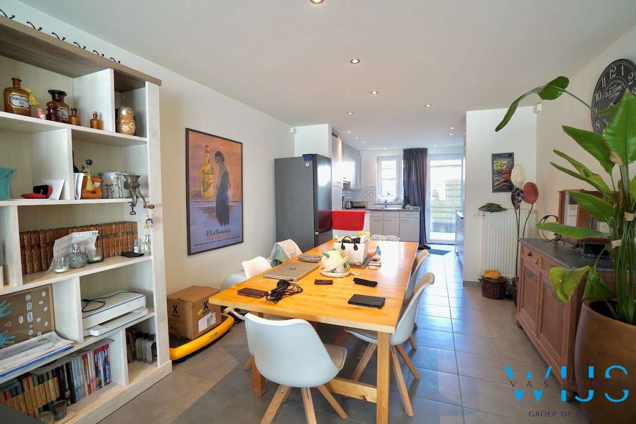 Gelijkvloers tweeslaapkamer appartement in hartje Ertvelde! 