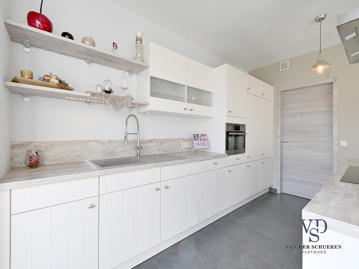 Recente pastorijwoning in hartje Dikkelvenne. 