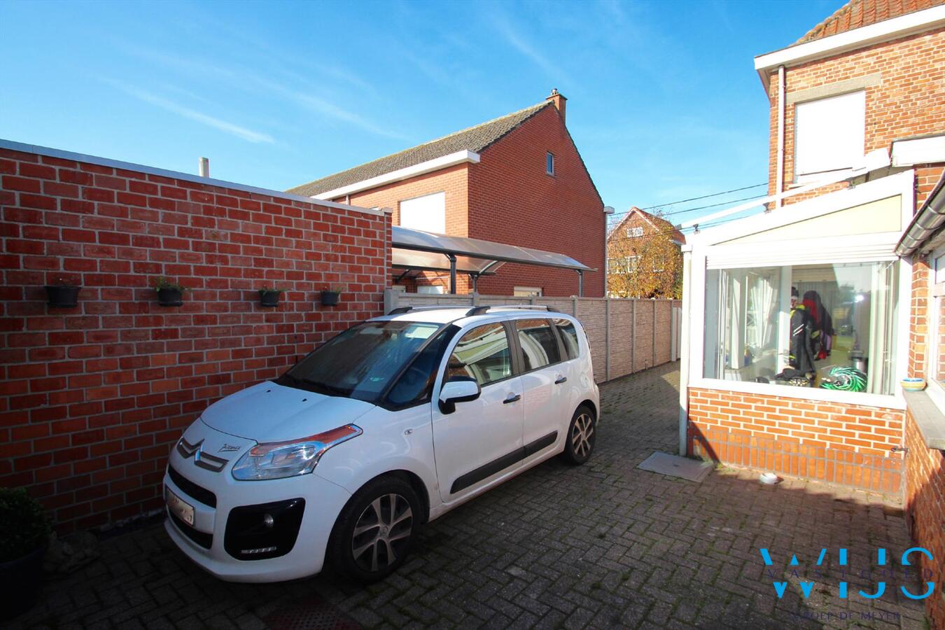 Instapklare rustig gelegen en gezellige woning met mooie tuin ! 