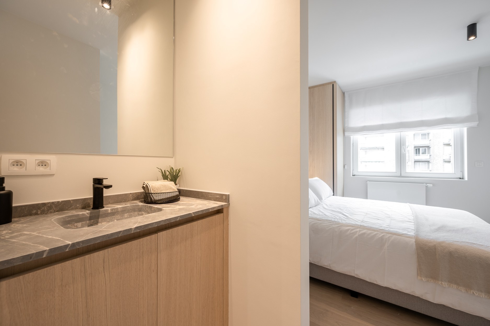 Magnifique appartement rénové de 3 chambres à coucher près de l'avenue Lippens à Knokke. Disposition : 