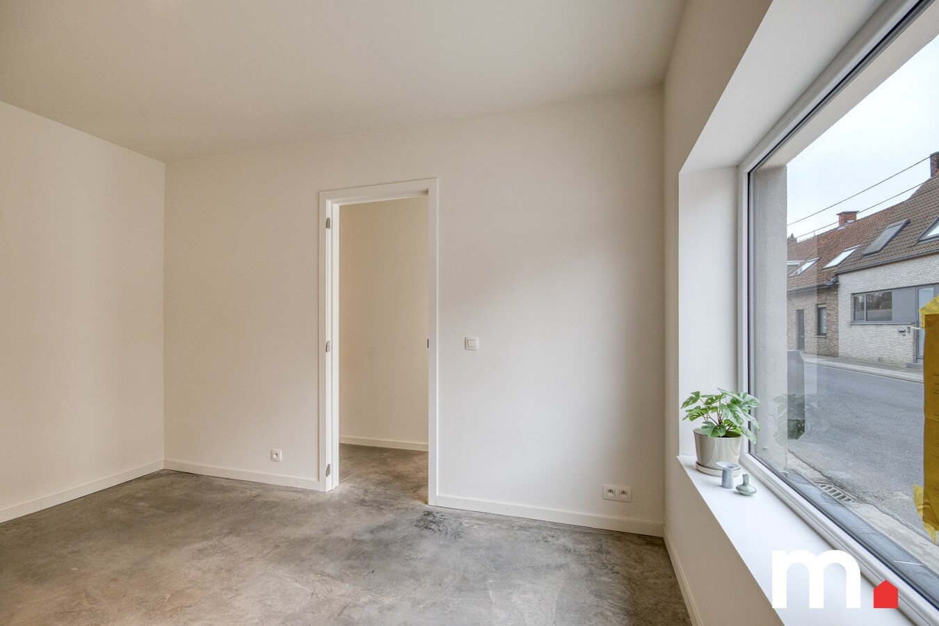 Totaal gerenoveerde woning met grote tuin en 3 slaapkamers te Heule ! EPC A ! 