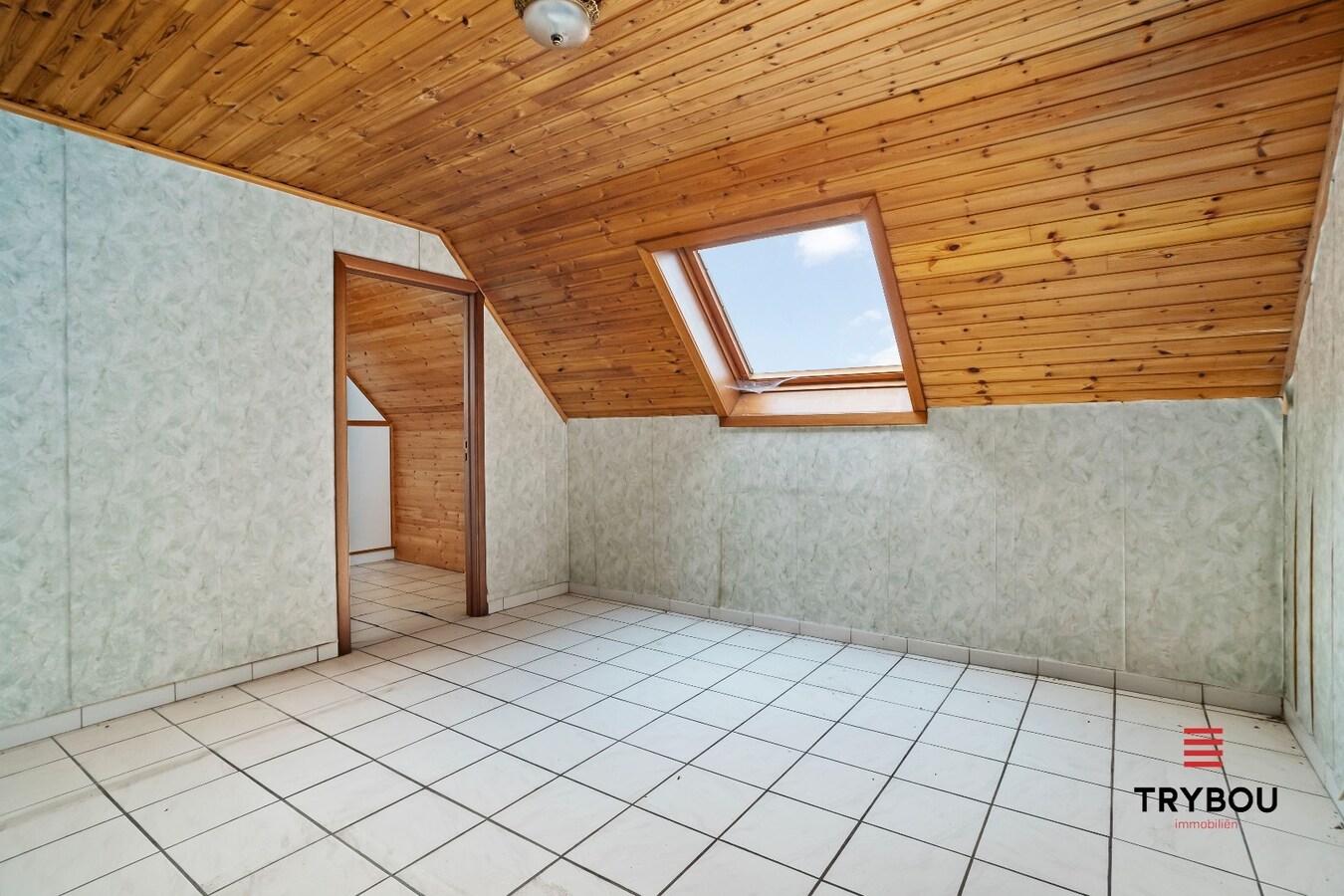 Ruime hoekwoning met 3 slaapkamers en garage te Poelkapelle 