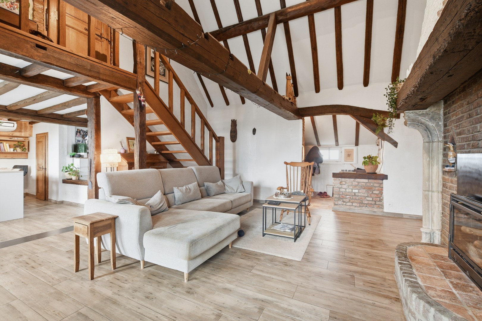 Karaktervolle hoeve met veel ruimte in een landelijke omgeving 