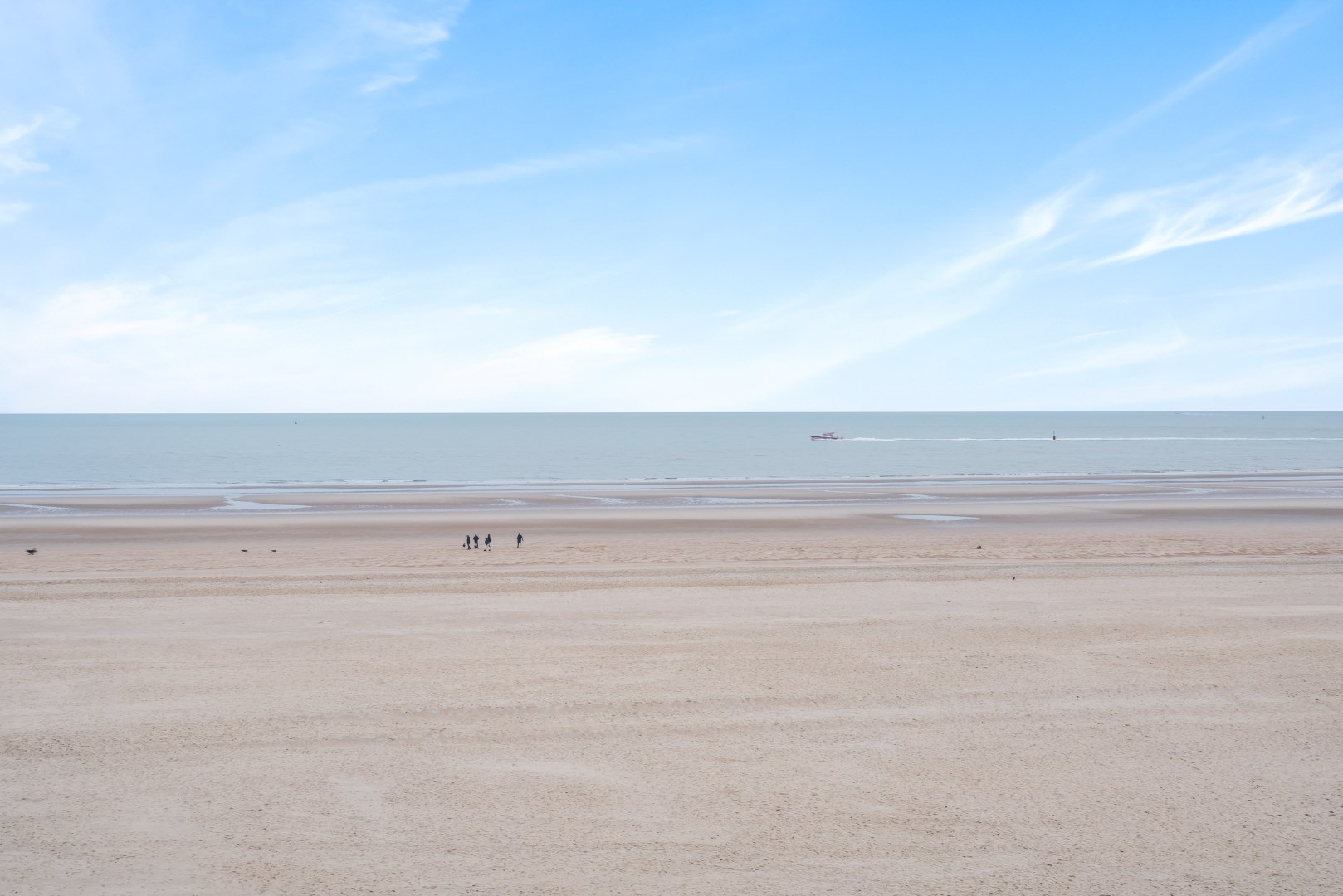STUDIO MET FRONTAAL ZEEZICHT EN TERRAS 