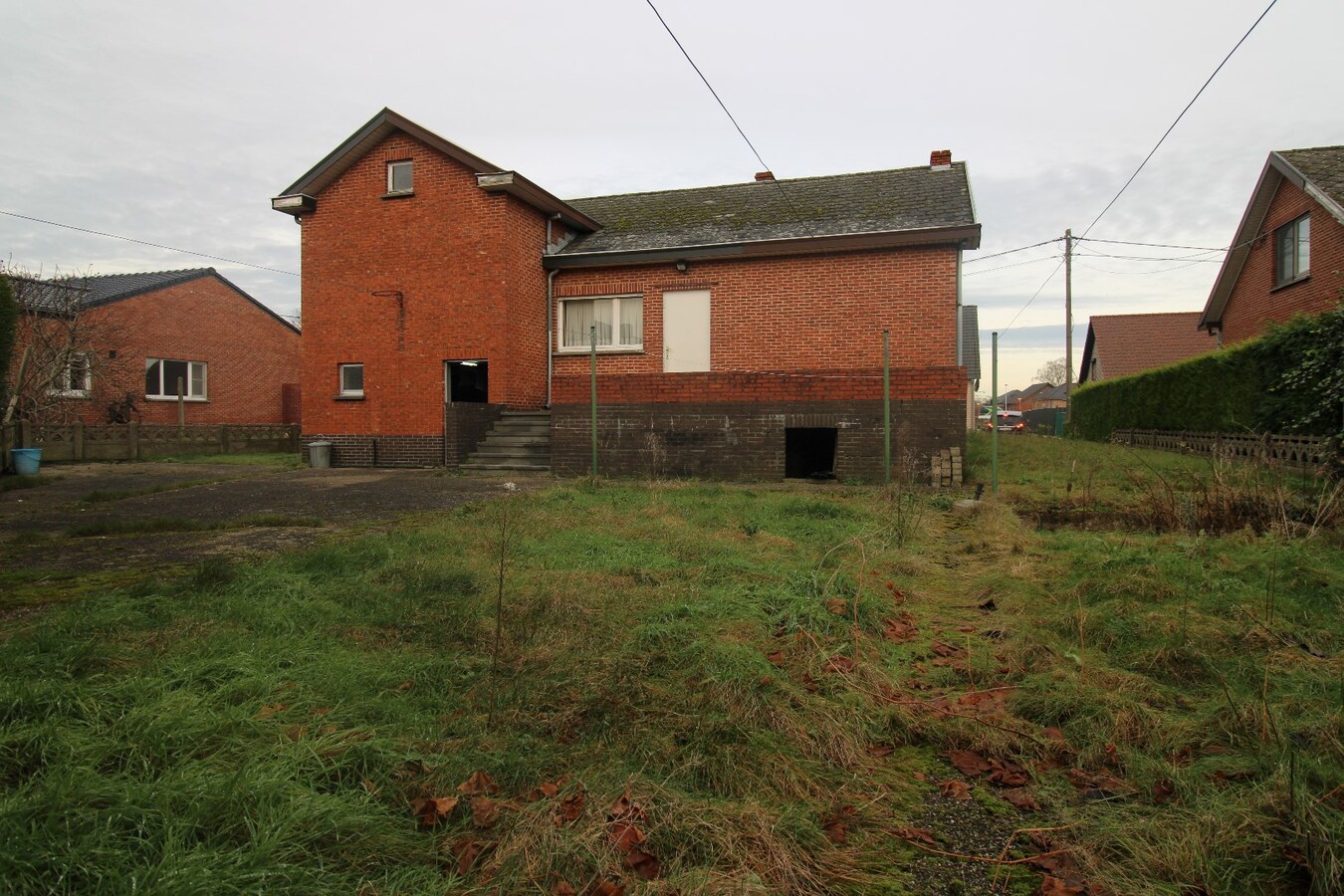 Te renoveren, zeer rustig gelegen open bebouwing 