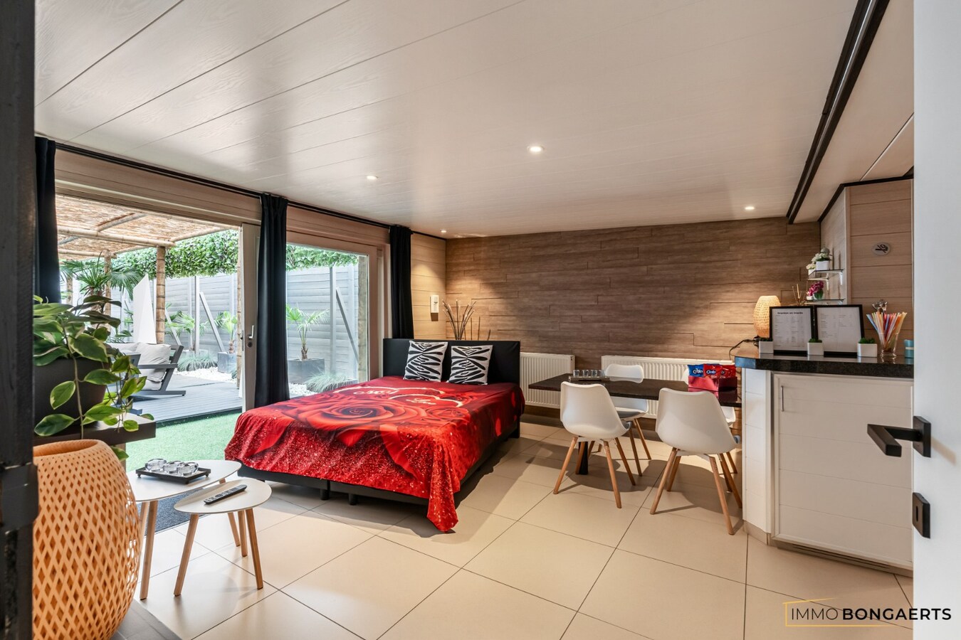 Exclusieve woning met volledig uitgeruste wellnesspraktijk nabij Hasselt 