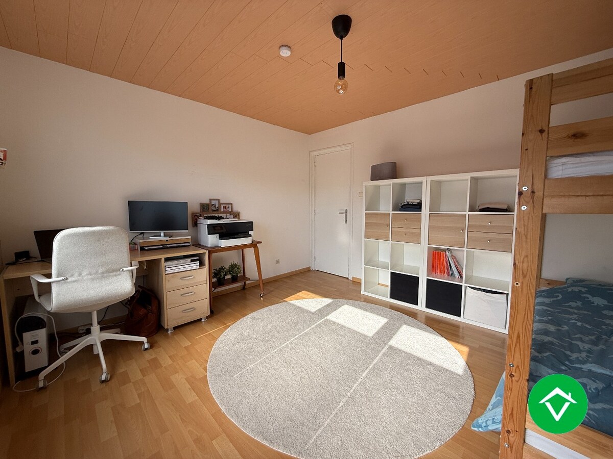 Centraal gelegen woning met 3 slaapkamers en aangename tuin te Roeselare! 