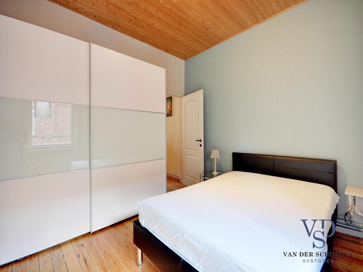 Hippe woning  op amper 350 m van het  UZ !   TOPPER !! 