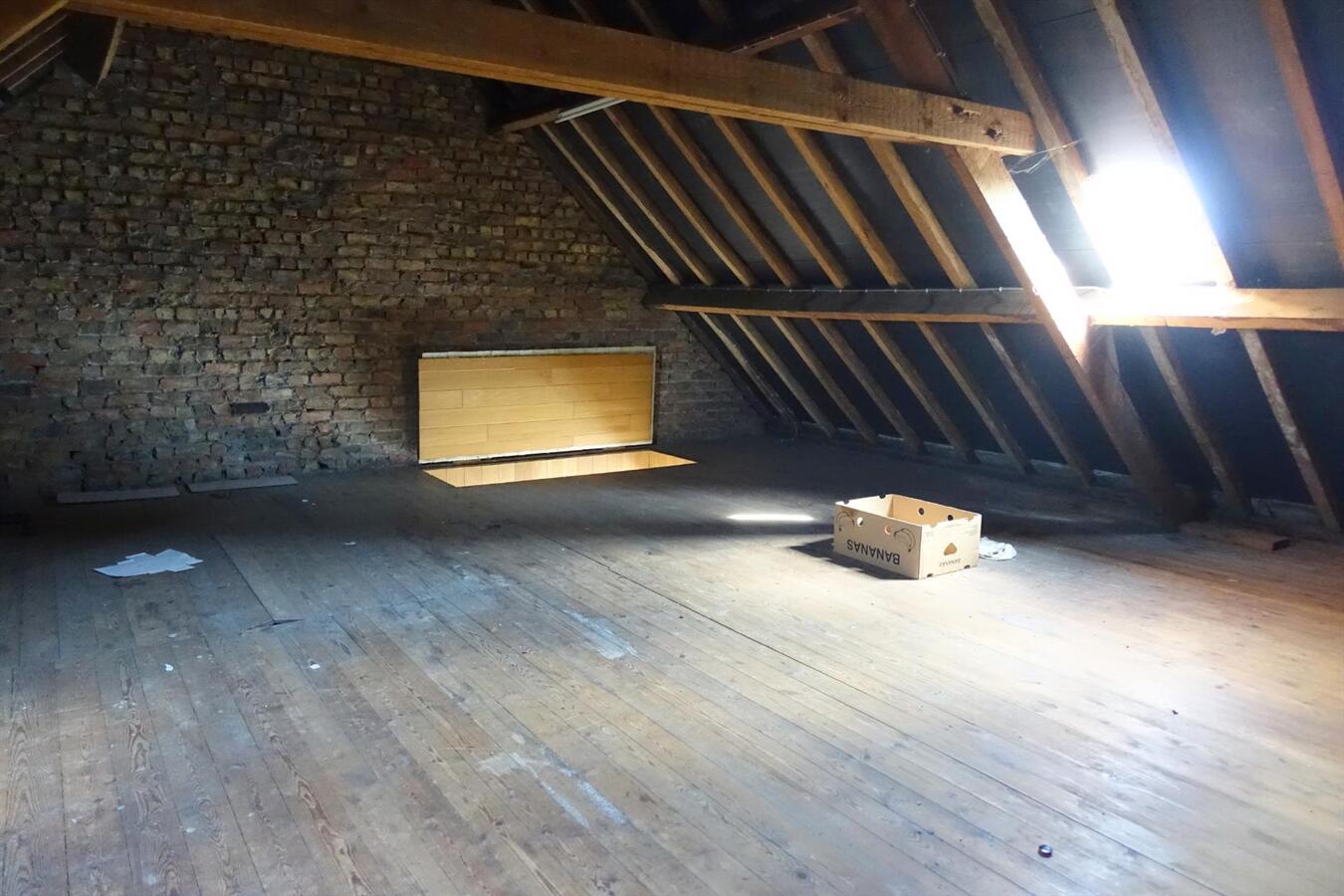 Ruime centraal gelegen rijwoning 