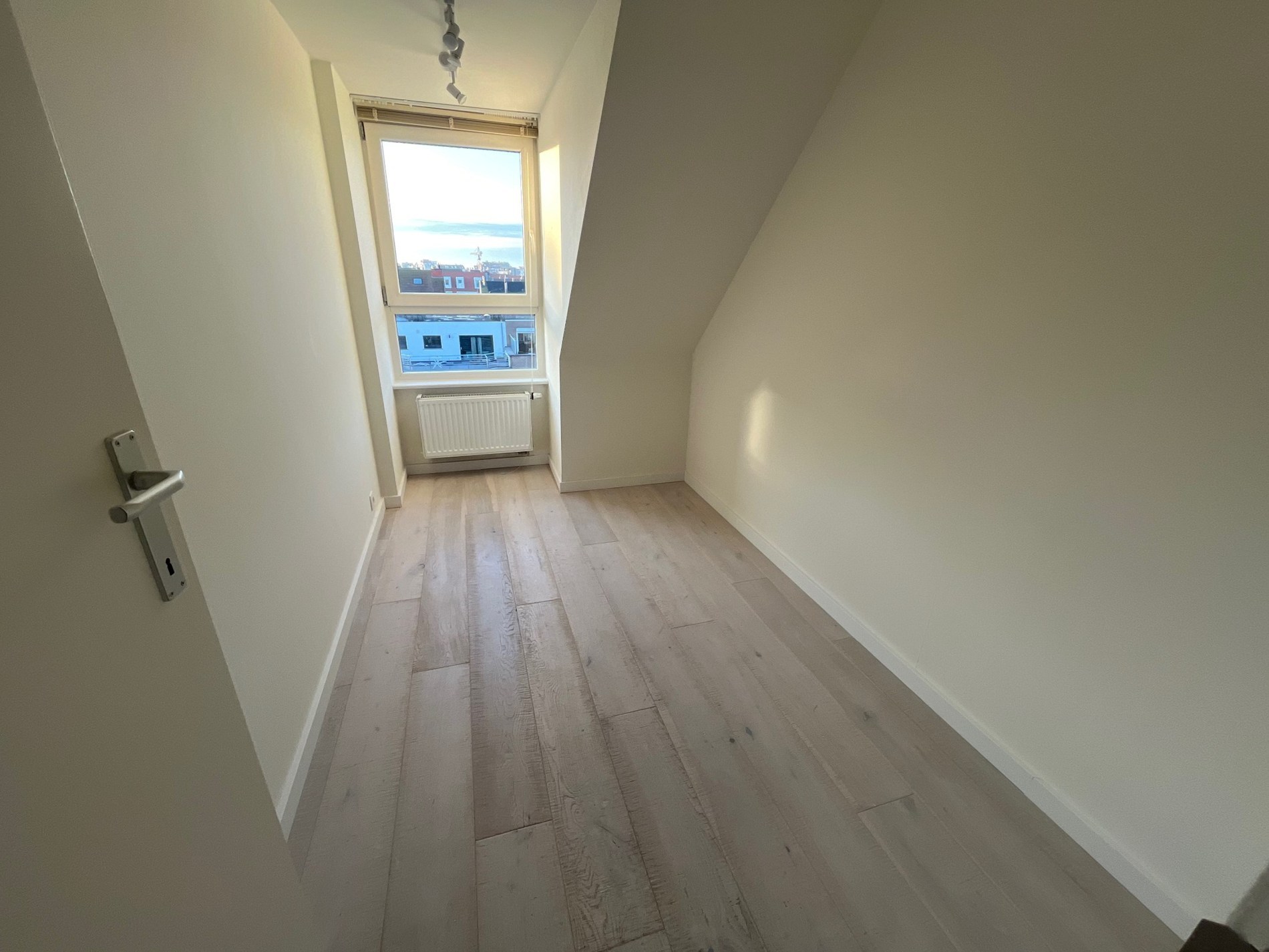 Appartement en duplex récent non meublé avec balcon orienté sud. 