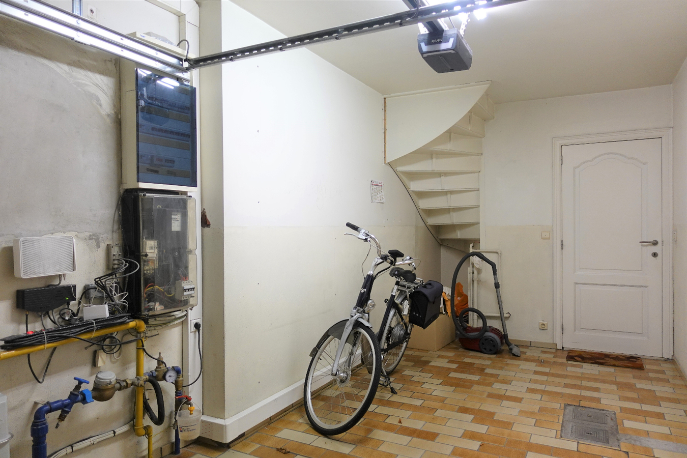 Charmante rijwoning nabij het dorp van Jabbeke 