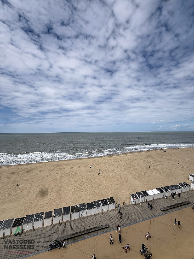 OP TE FRISSEN STUDIO MET ZICHT OP ZEE 