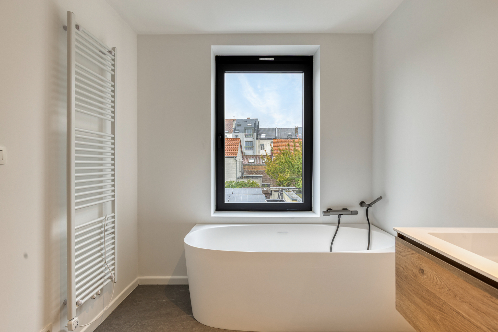 In 2026 volledig gerenoveerde woning in rustige straat - EPC A 