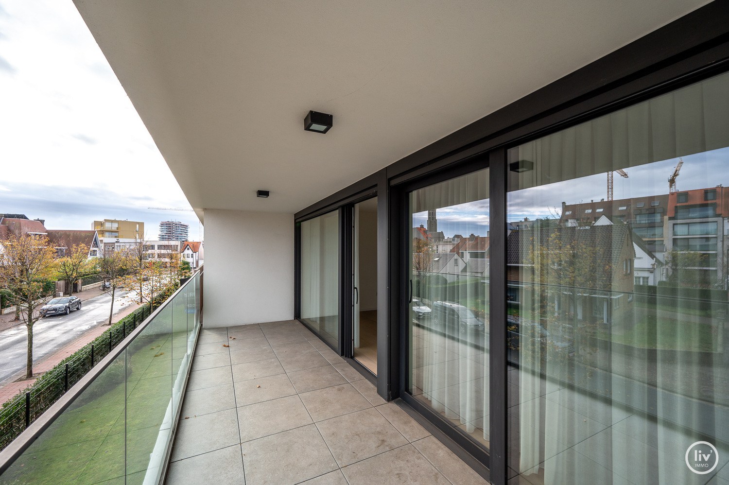 Appartement- MEUBLE - Appartement lumineux avec une chambre à coucher près de l'avenue du roi - Lippenslaan dans la résidence Cypres. 