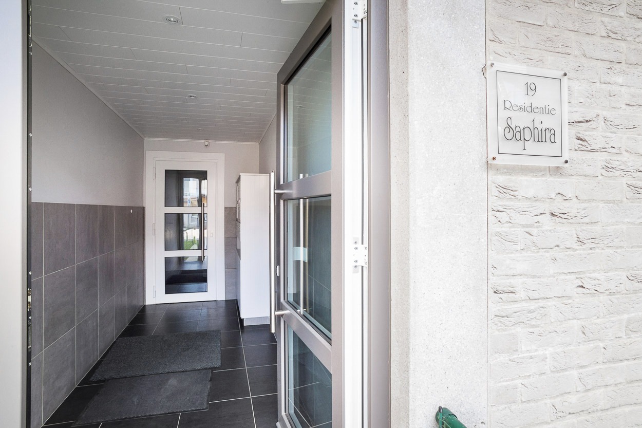 MAGNIFIEK GEMEUBELD RECENT DUPLEX APPARTEMENT NABIJ STRAND BREDENE 