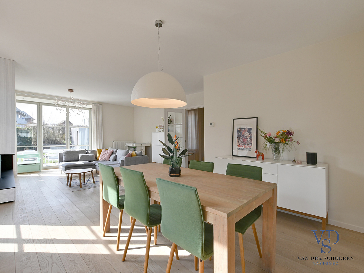 Recente, stijlvolle villa in rustige verkaveling ! 