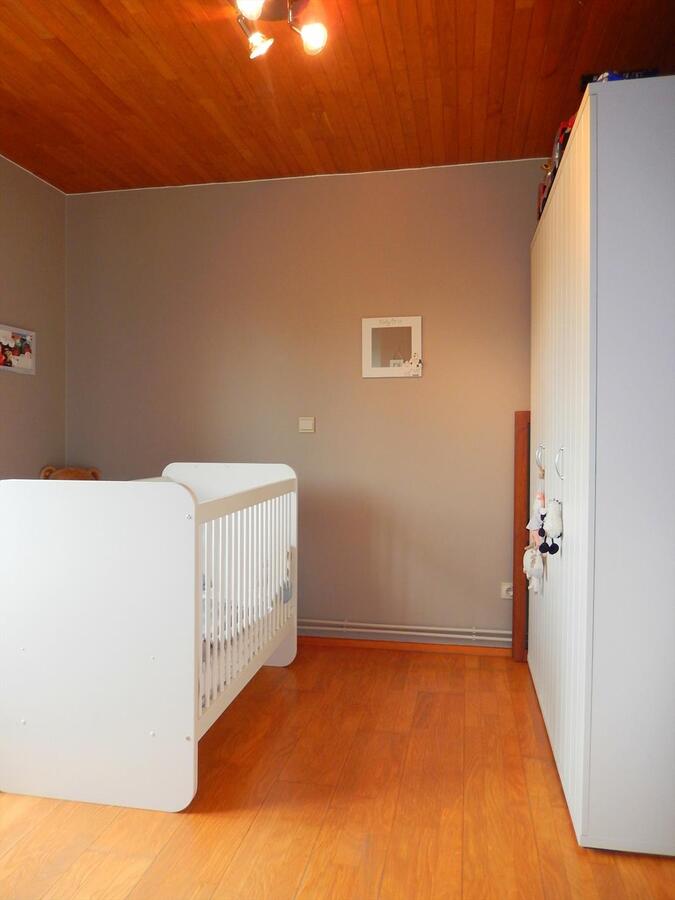 Woning met polyvalente handelsruimte te Jabbeke 