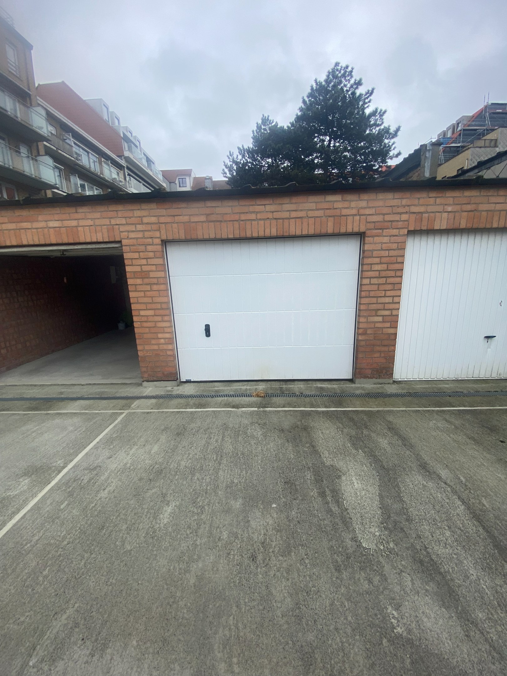 Garage central situé dans le centre de Knokke-Heist, à Van Binnenlaan. 