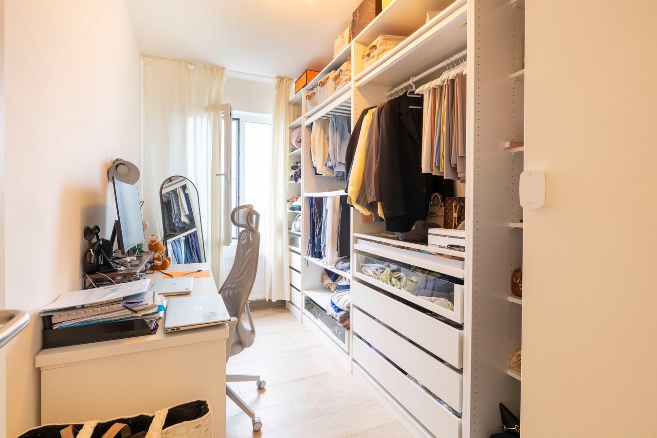 instapklaar appartement met 2 slpks - ideale locatie 