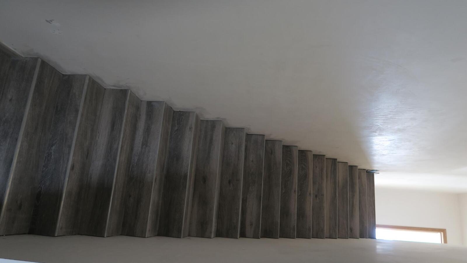 Moderne halfopen nieuwbouw woning  met 3 slpkmrs in rustige wijk. 