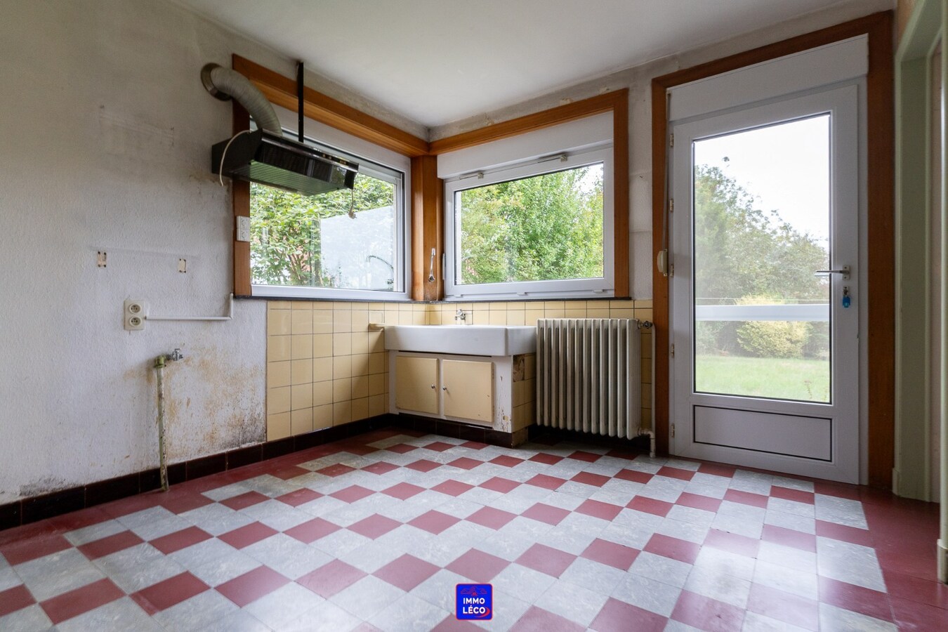 3 façades avec garage, jardin, excellent potentiel, secteur "La Coquinie" ! 