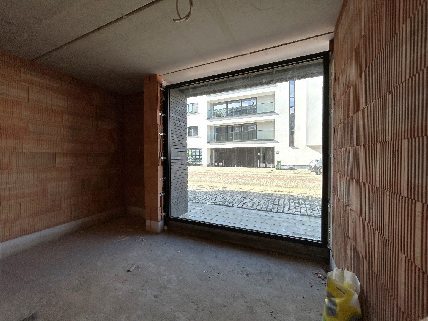 Uitzonderlijk afgewerkte nieuwbouwwoning met 4 slpk. in centrum Geel 