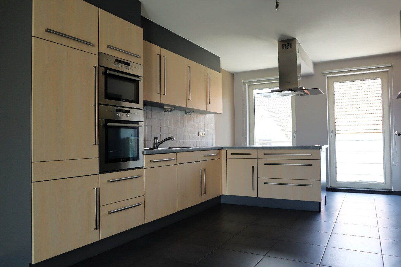 LED-on-IMMO biedt aan : Ruim Duplex Appartement in Bierbeek (Korbeek-Lo) 