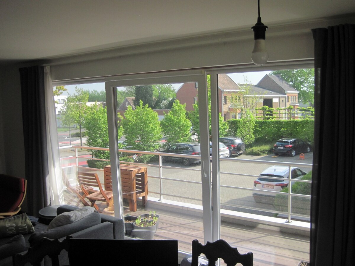 Aangenaam, eigentijds appartement met 2 ruime terrassen. 