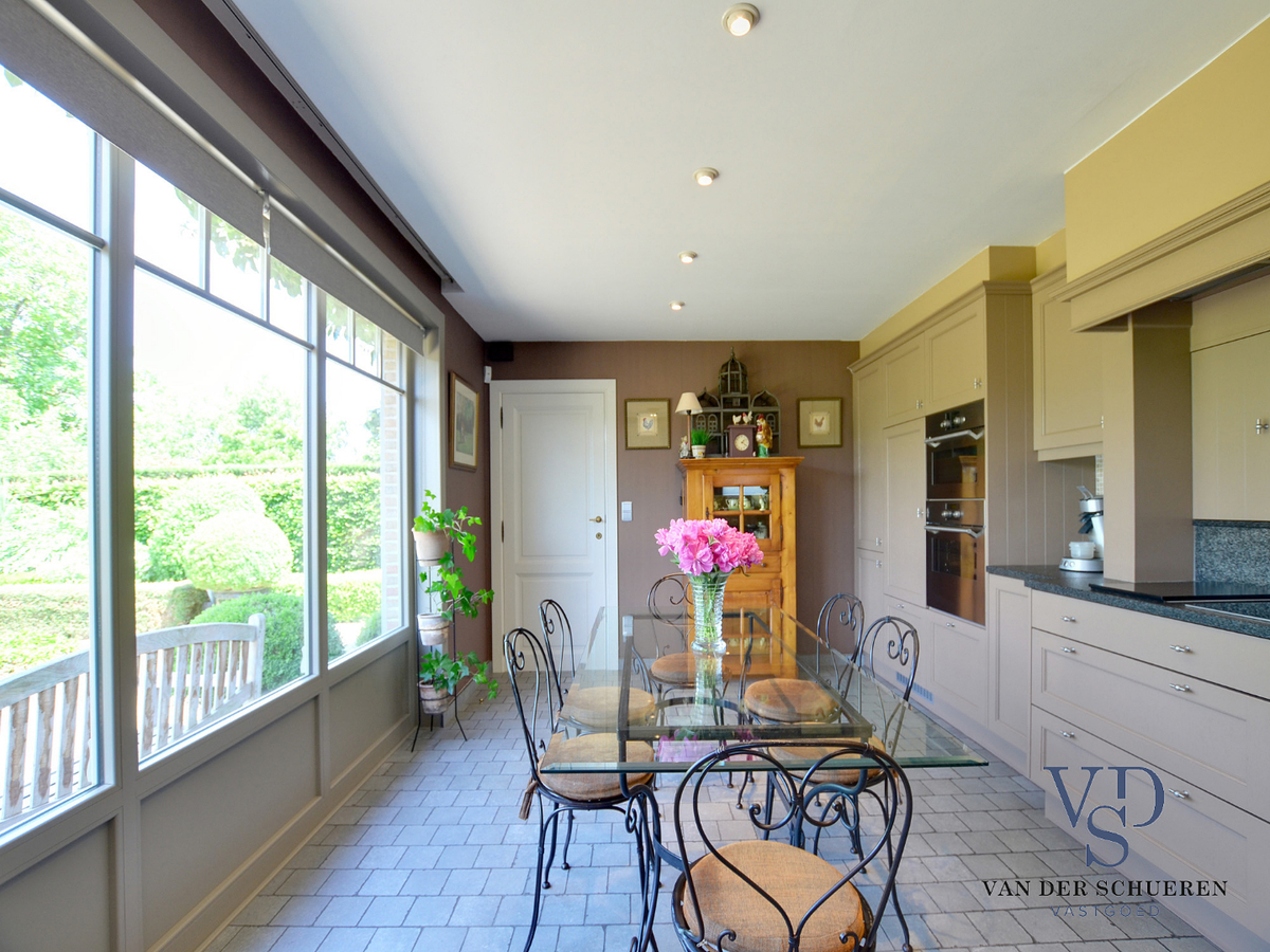 Ruime, tijdloze villa. Uitstekende ligging. 