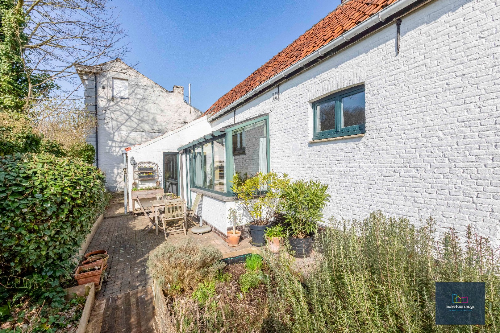Unieke hovenierswoning op een perceel van 1 ha 18a 84ca 