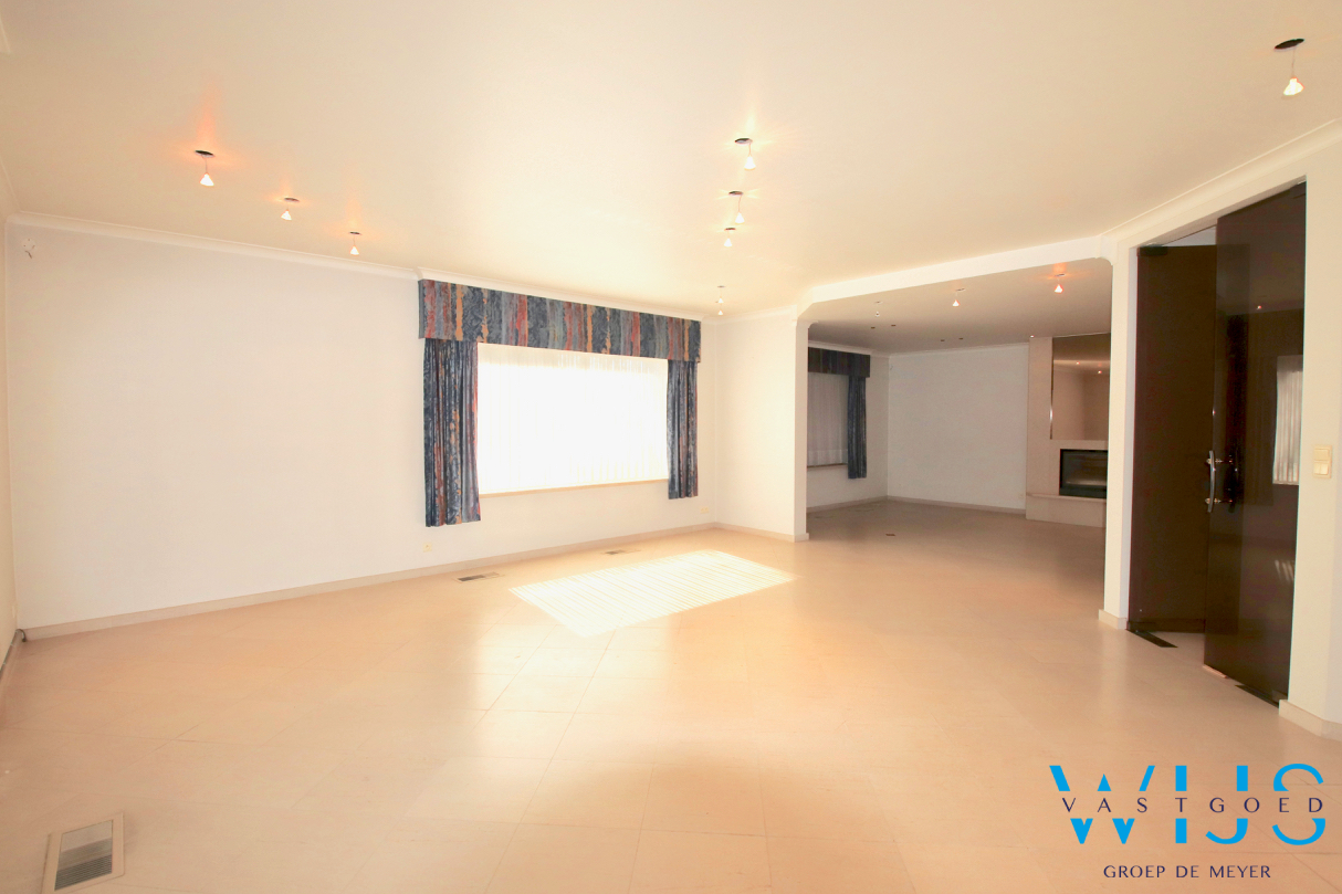 Multifunctionele bedrijfsruimte/ garage met bijhorende woning 