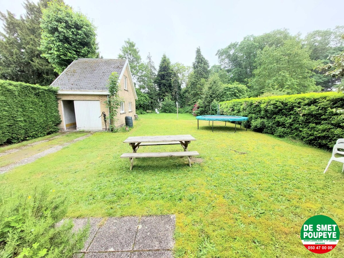 Alleenstaande villa op mooi perceel grond 