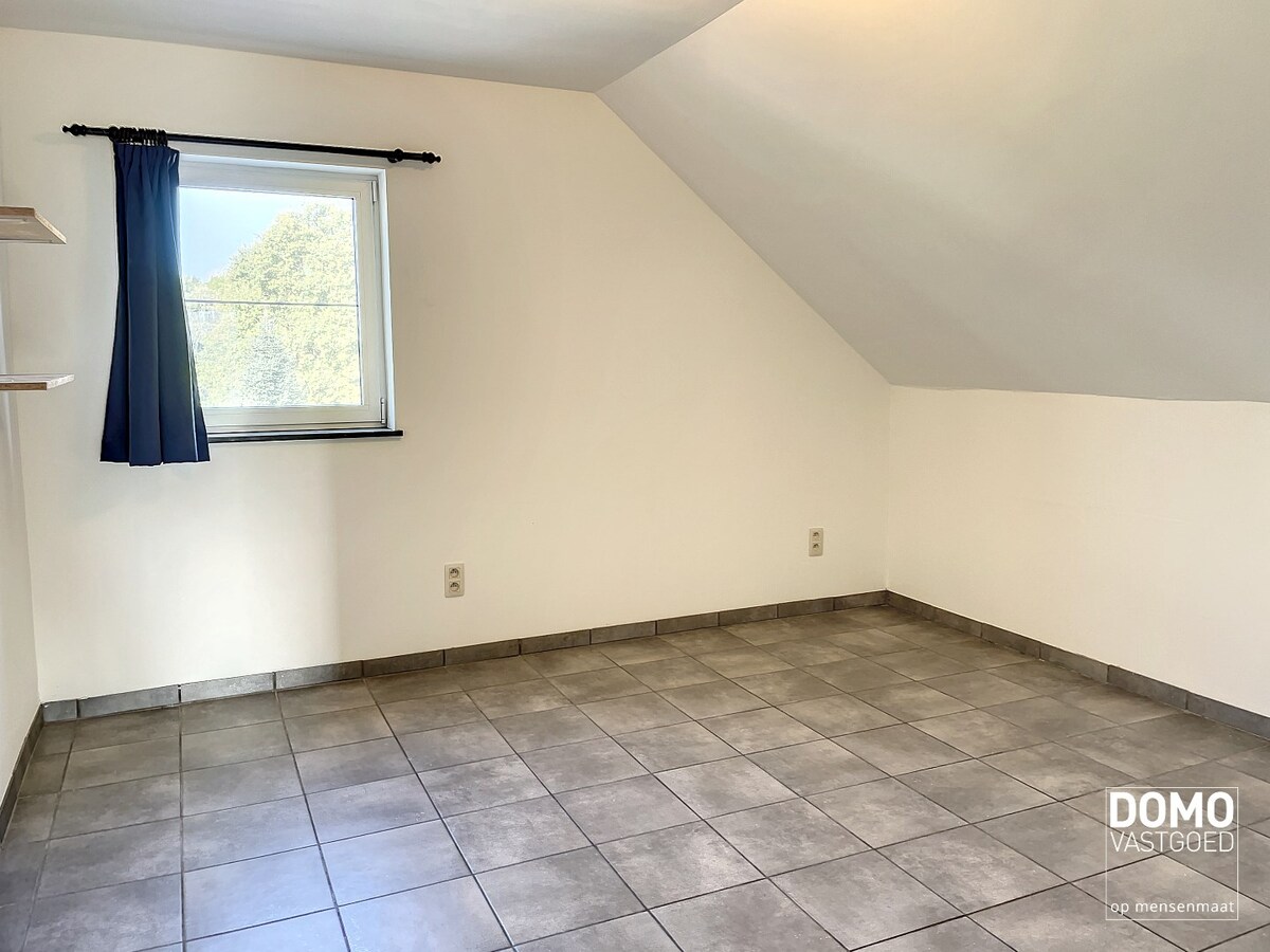 Ruim duplex appartement in Herk-de-Stad, 3 slaapkamers en tuin 