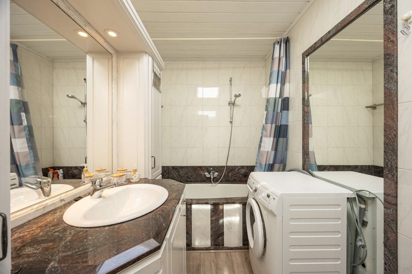 Charmante woning met tuin en garage te Hemiksem! 