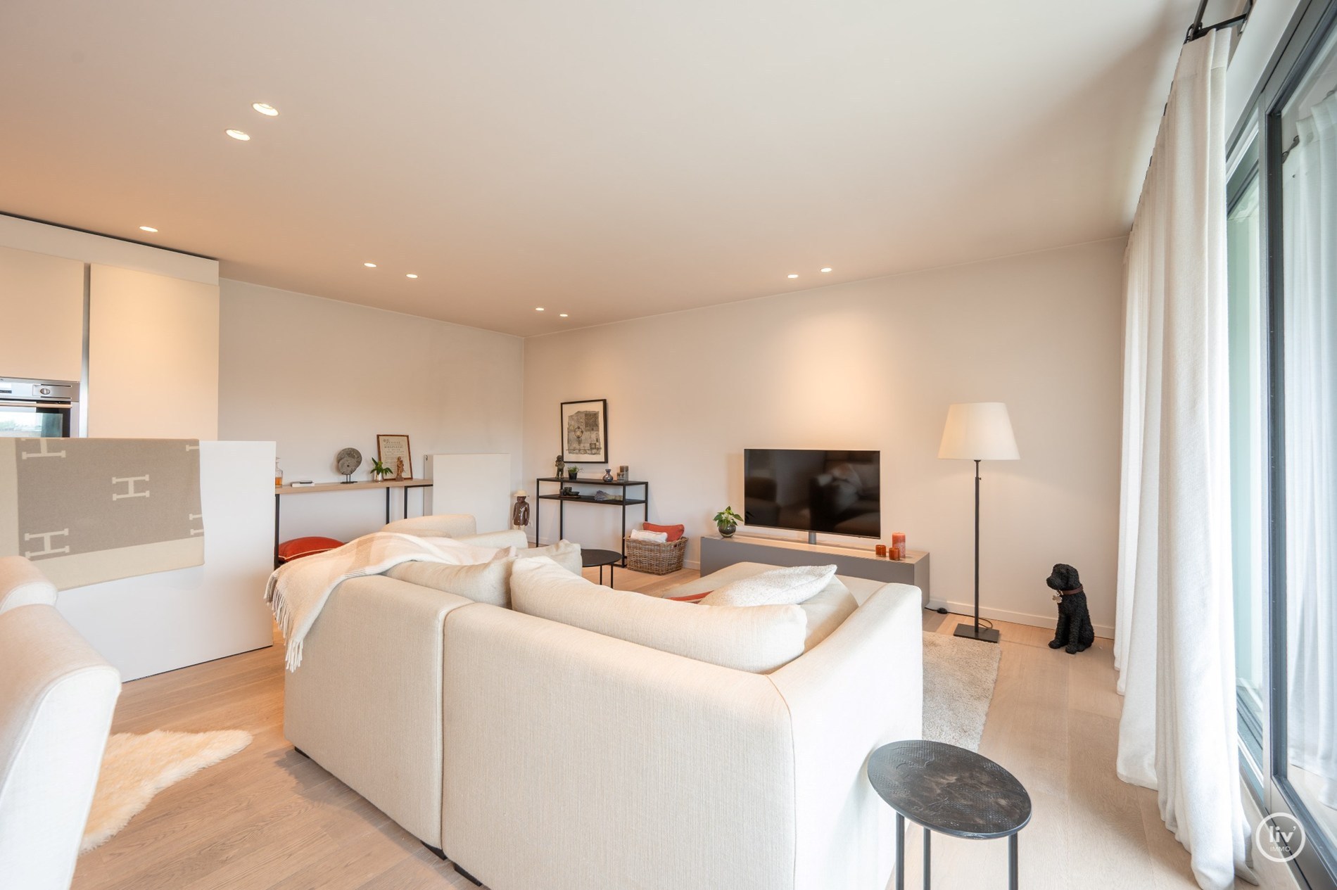 Modern appartement met 2 volwaardige slaapkamers en ruime zuidgerichte terrassen gelegen in Duinenwater (MOGELIJKHEID TOT AANKOOP VAN EEN INPANDIGE STAANPLAATS) 