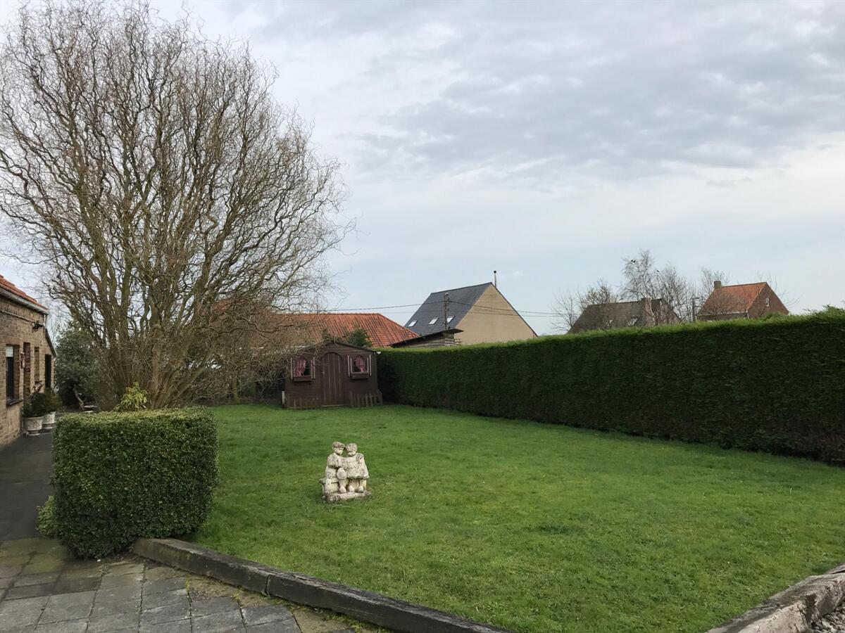 Rustig gelegen, alleenstaande woning op ruim perceel van 679 m² 