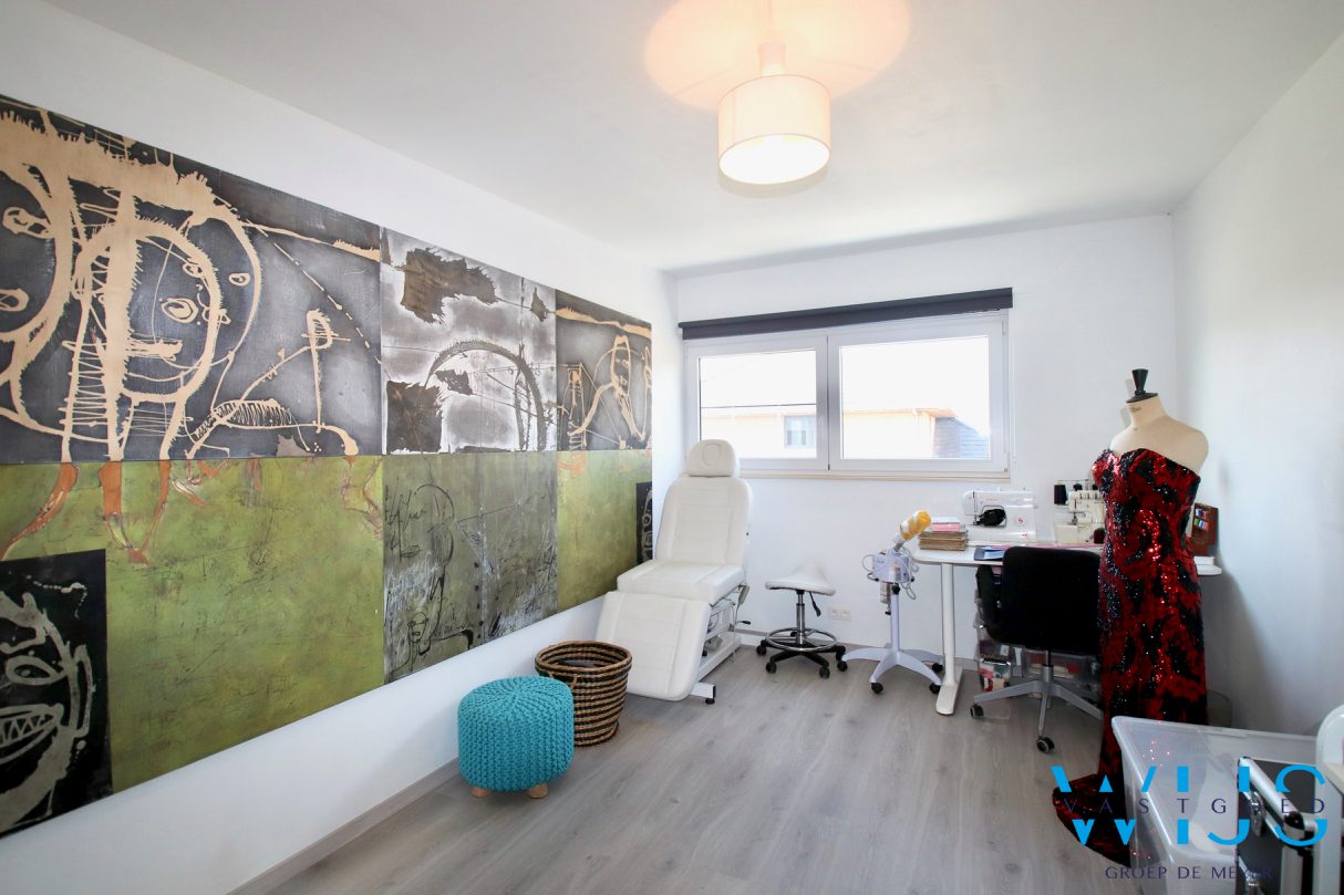 Instapklaar woonhuis met 3 slaapkamers &amp; tuin ! 