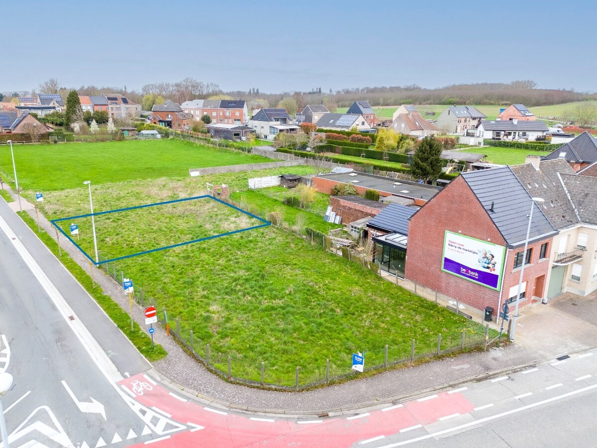 Bouwgrond (374m²) voor OB met 18m straatbreedte op uitstekende ligging 