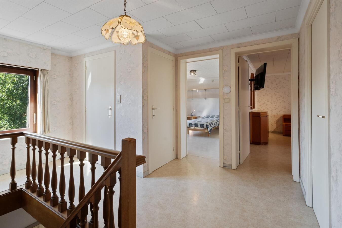 Ruime halfopen woning met 5 slaapkamers in het Centrum van Houthulst 