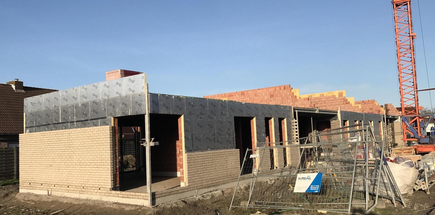 MODERNE HALF OPEN BEBOUWING IN NIEUWE VERKAVELING TE BREDENE 