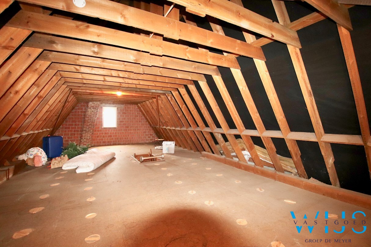 Statig woonhuis op 1104 m² in het centrum van Sleidinge ! 