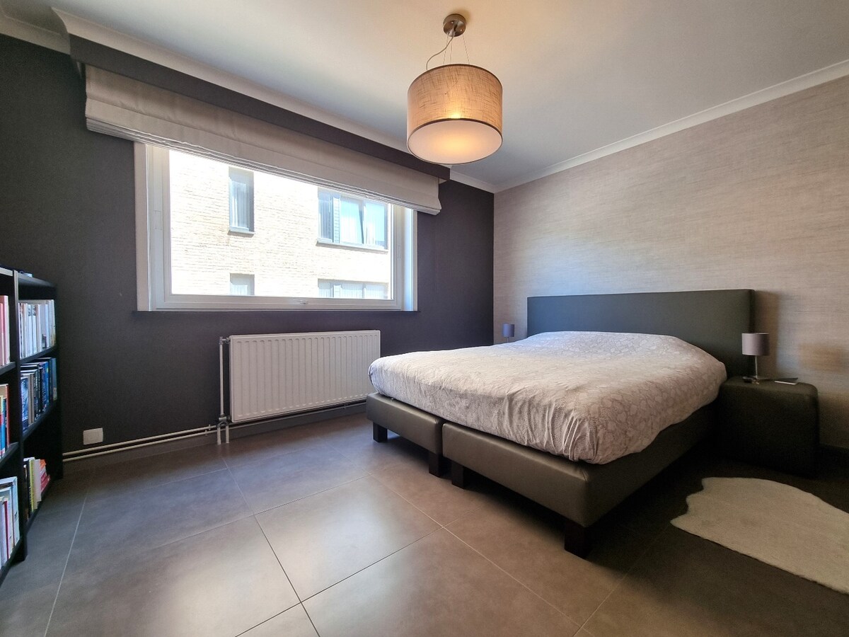 Aangenaam, zeer lichtrijk hoekappartement met open zichten - Heist 