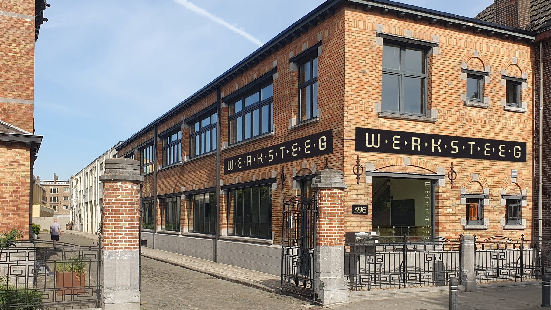 Volledig gerenoveerde kantoren in kleinschalig business center in Gent