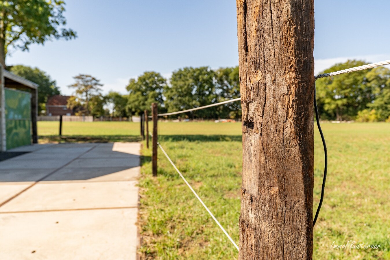 Veelzijdige woning met paardenstallen op ca. 2ha te Helchteren 
