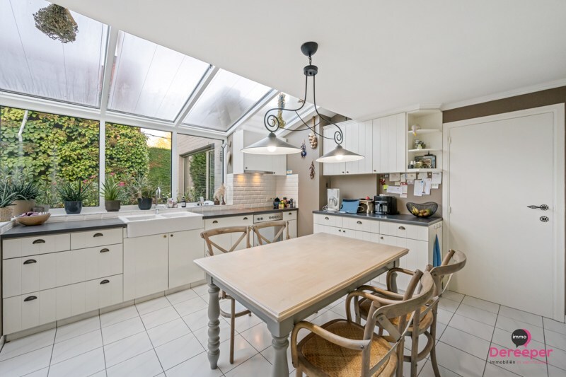 Unieke woning met handelsruimte en opslagplaats op 817m² – stijlvol wonen en werken combineren! 