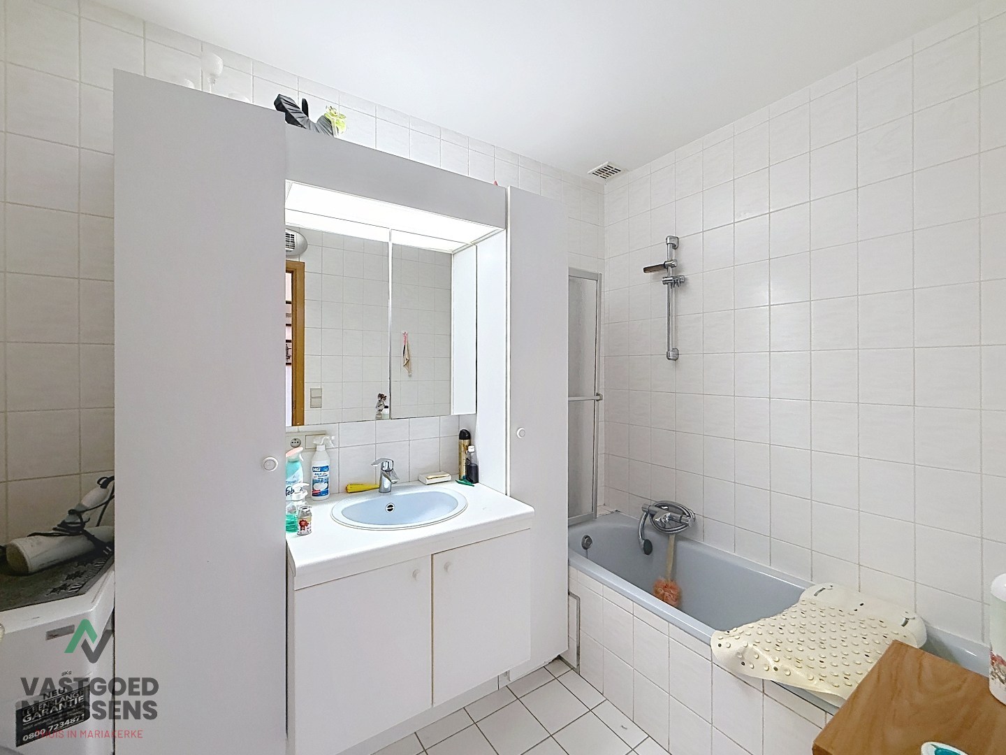 APPARTEMENT À RÉNOVER DE 3 CHAMBRES - TERRASSE ENSOLEILLÉE - QUARTIER RÉSIDENTIEL CALME 