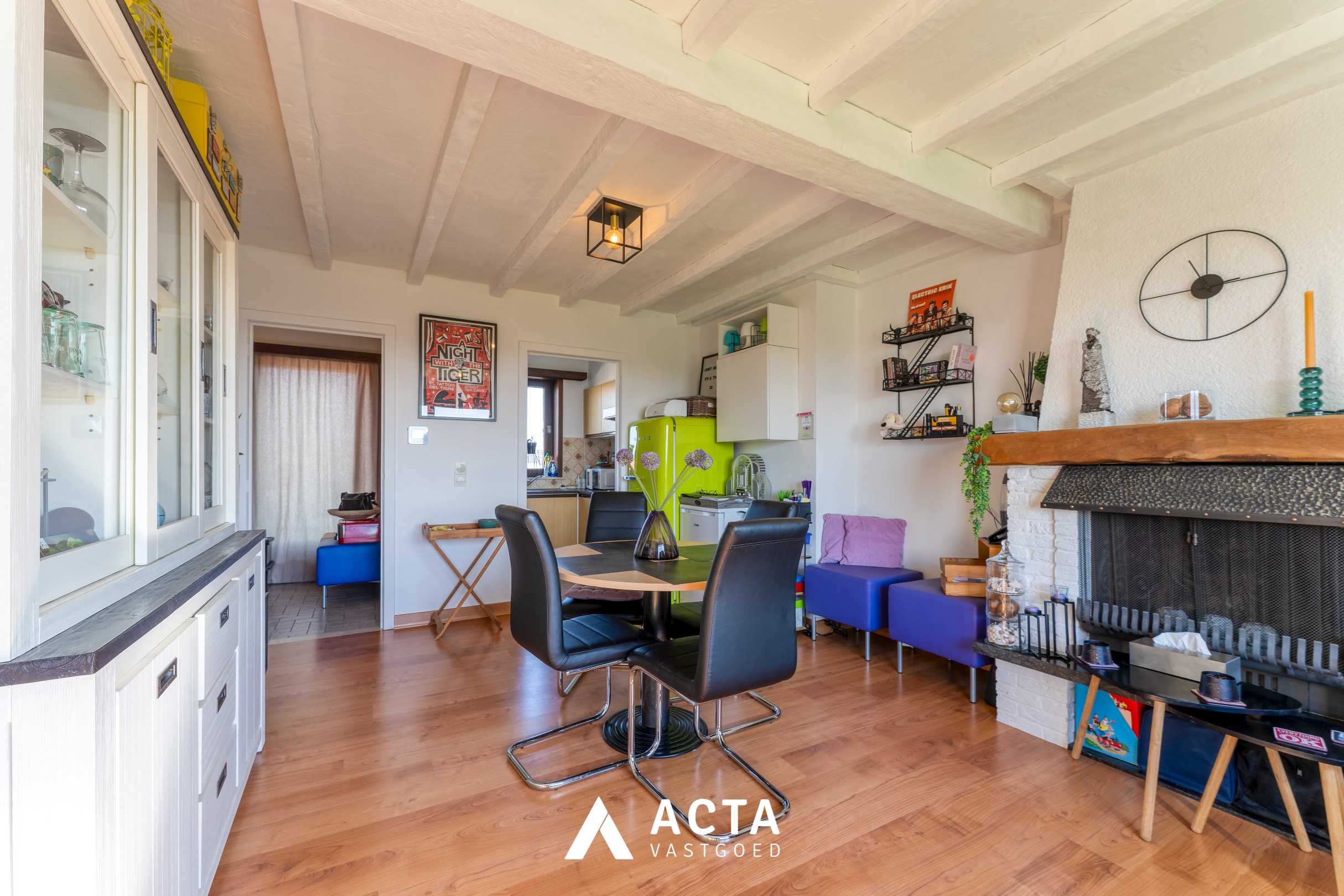 Dakappartement met zonnige terrassen in Mariakerke 