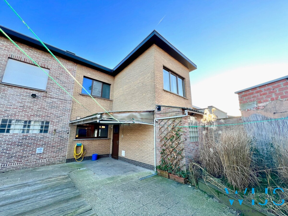 Instapklaar en gezellig woonhuis in hartje Ertvelde ! 