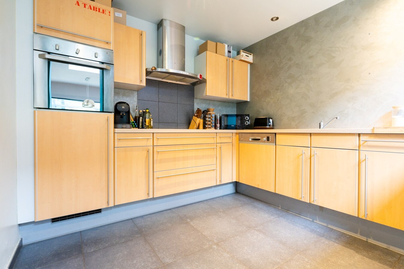 Maison atypique avec jardin et garage, COUP DE COEUR !! 